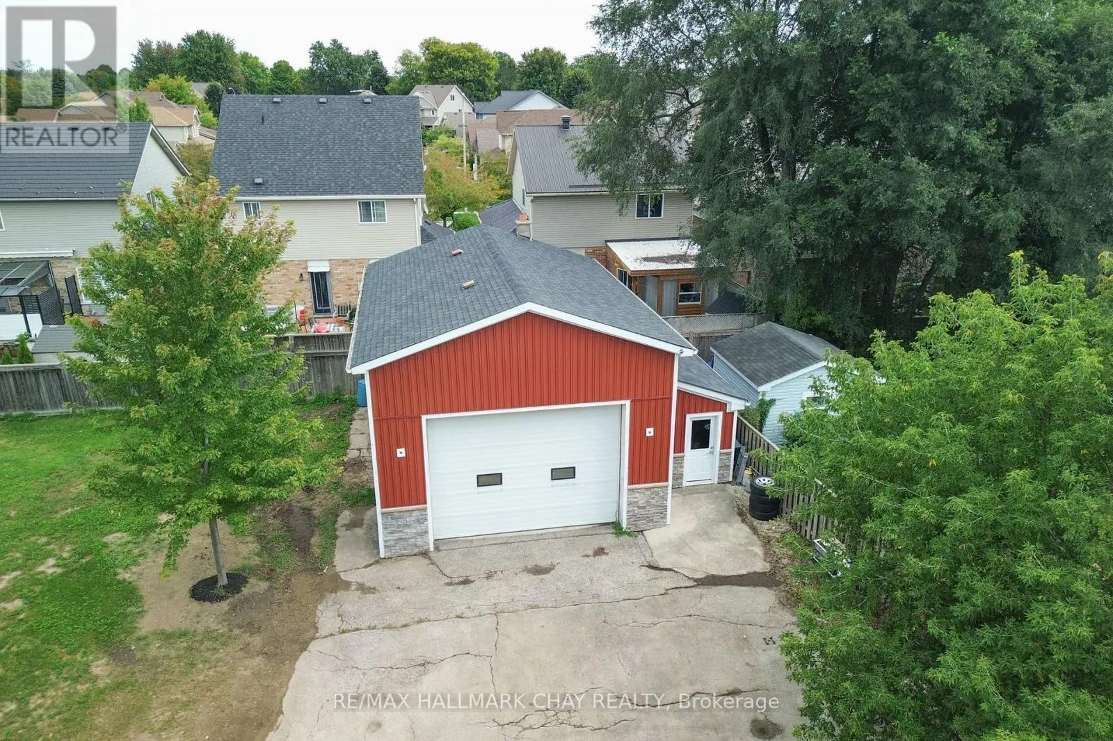 295 KING STREET N