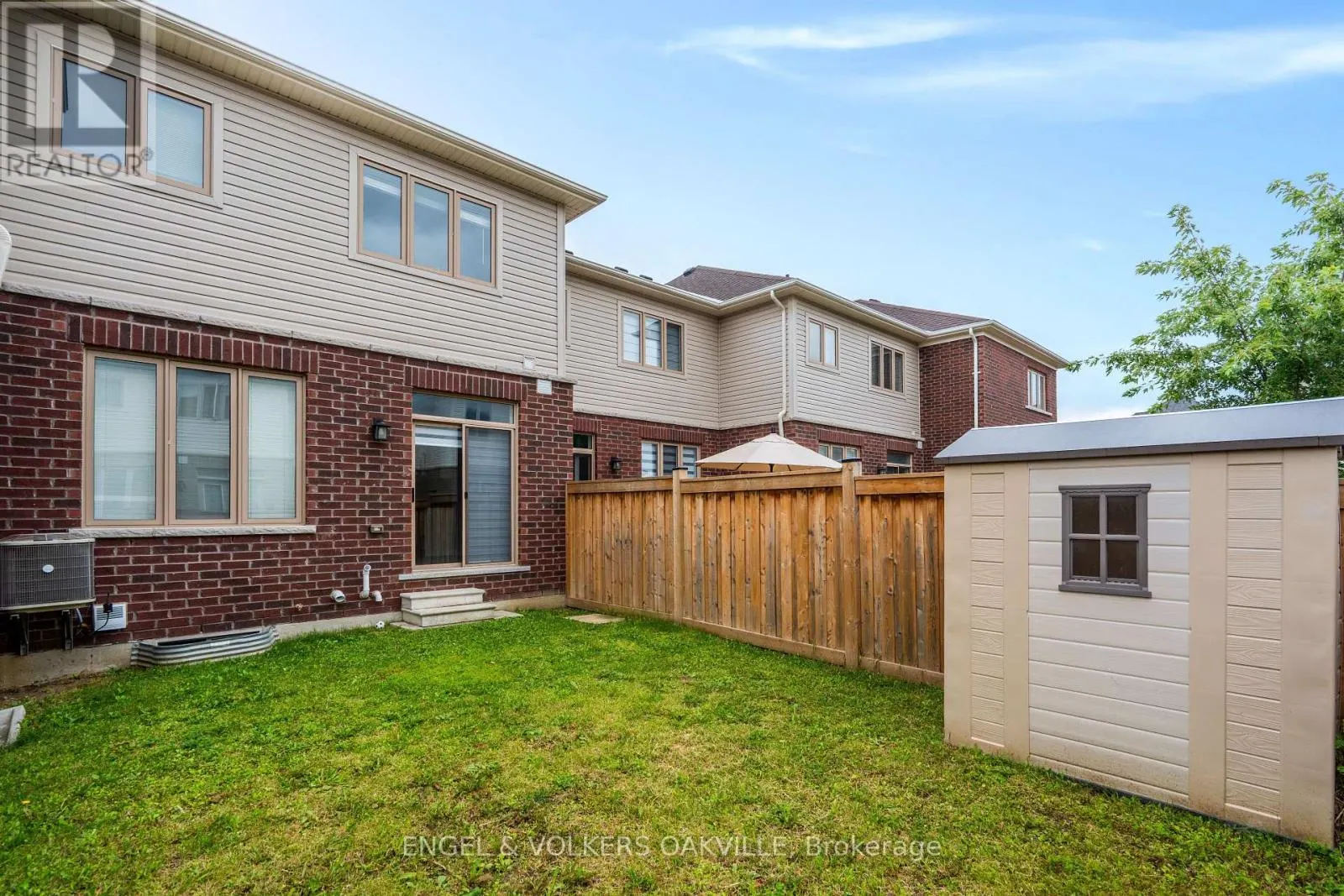 44 CLIFFORD CRESCENT