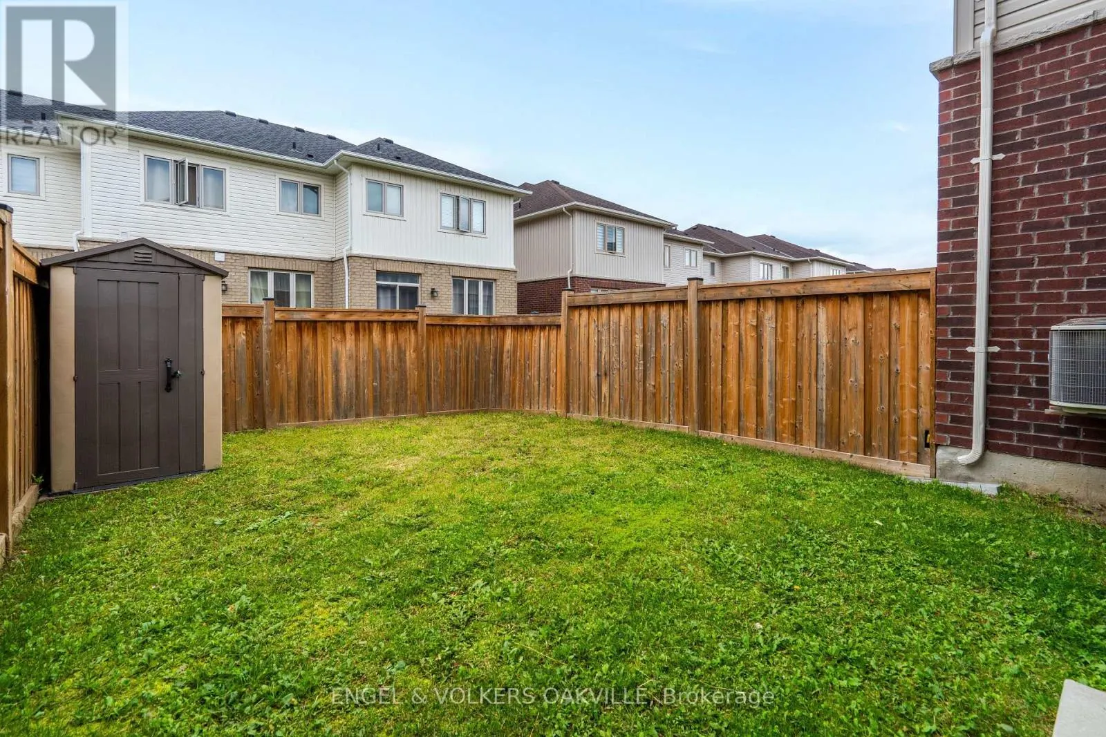 44 CLIFFORD CRESCENT