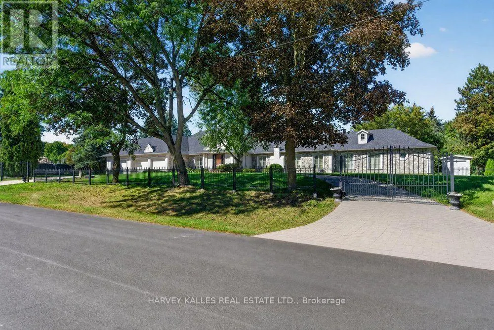 28 PUTTING GREEN CRESCENT