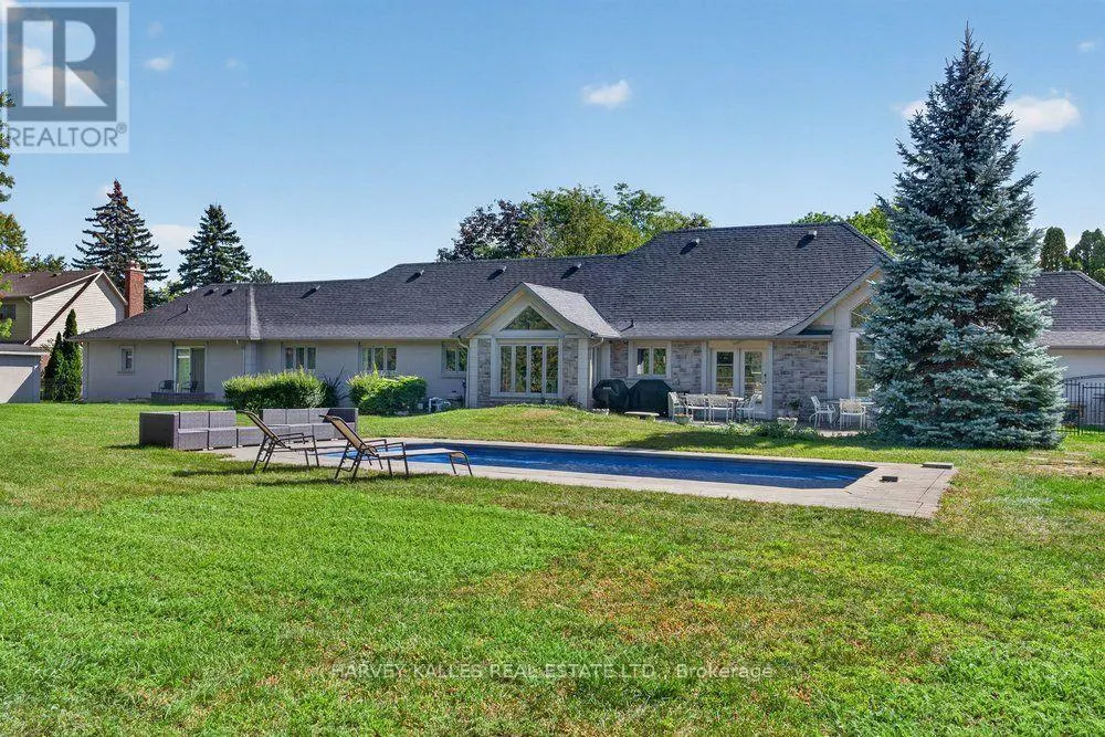 28 PUTTING GREEN CRESCENT