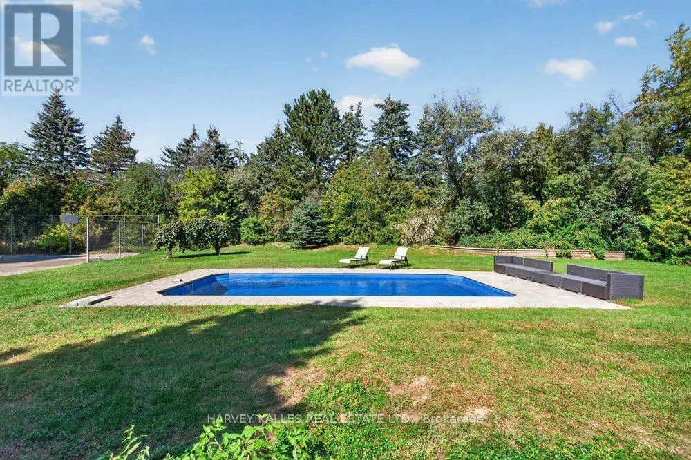 28 PUTTING GREEN CRESCENT