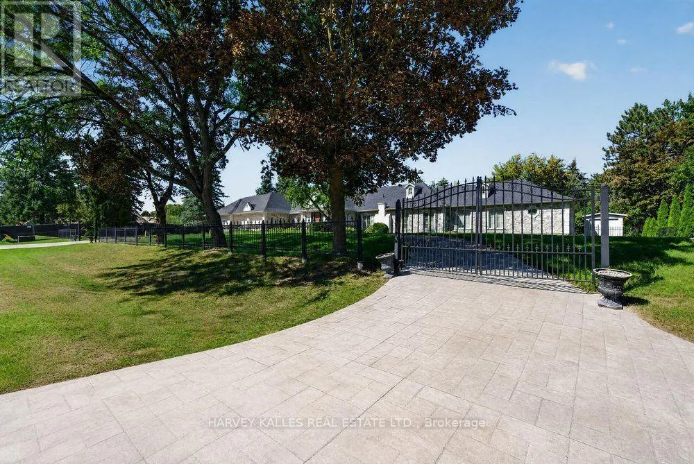 28 PUTTING GREEN CRESCENT