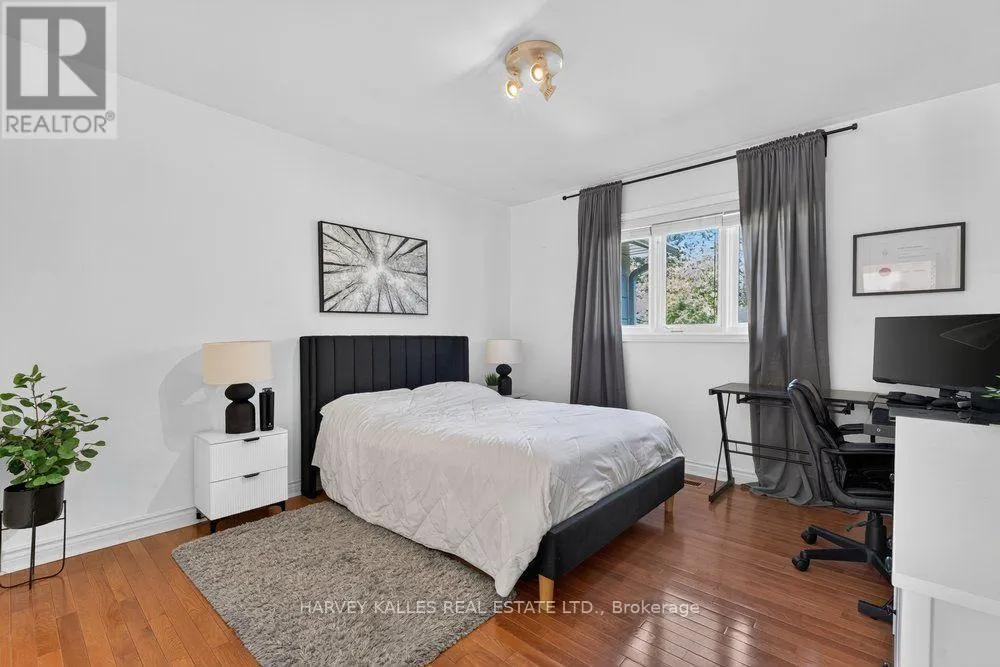 28 PUTTING GREEN CRESCENT