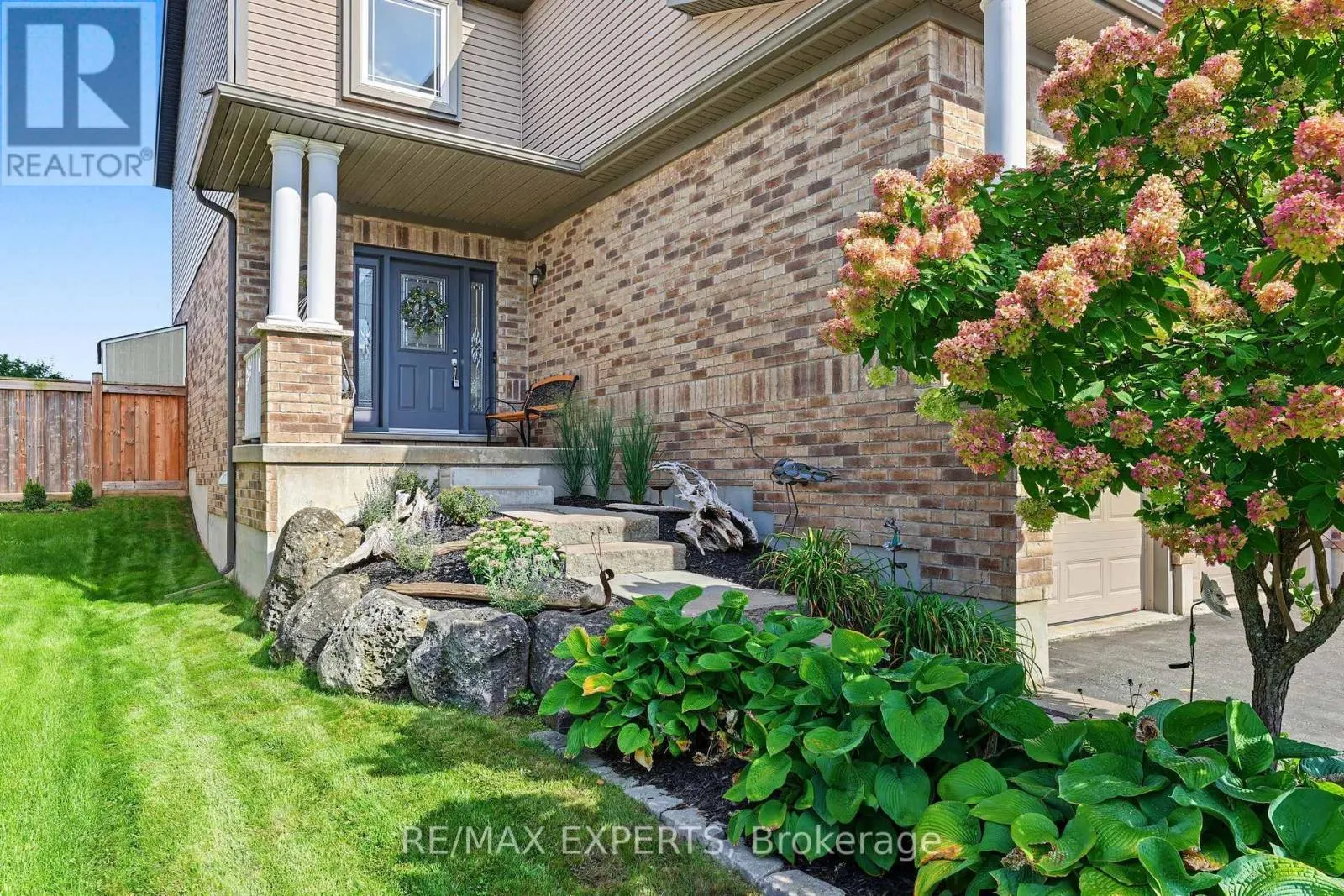 18 ARNOLD CRESCENT