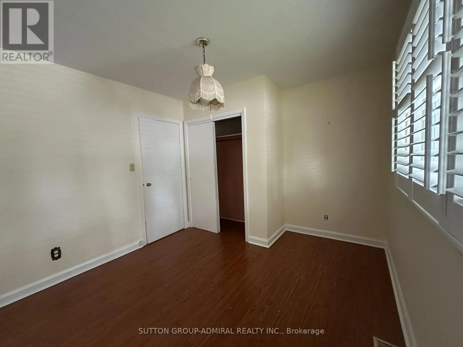 94 QUEEN STREET S
