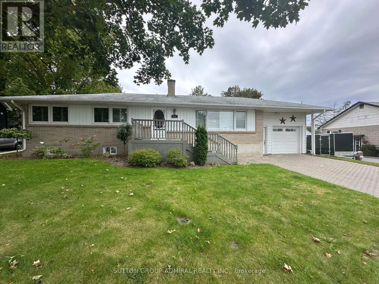 94 QUEEN STREET S