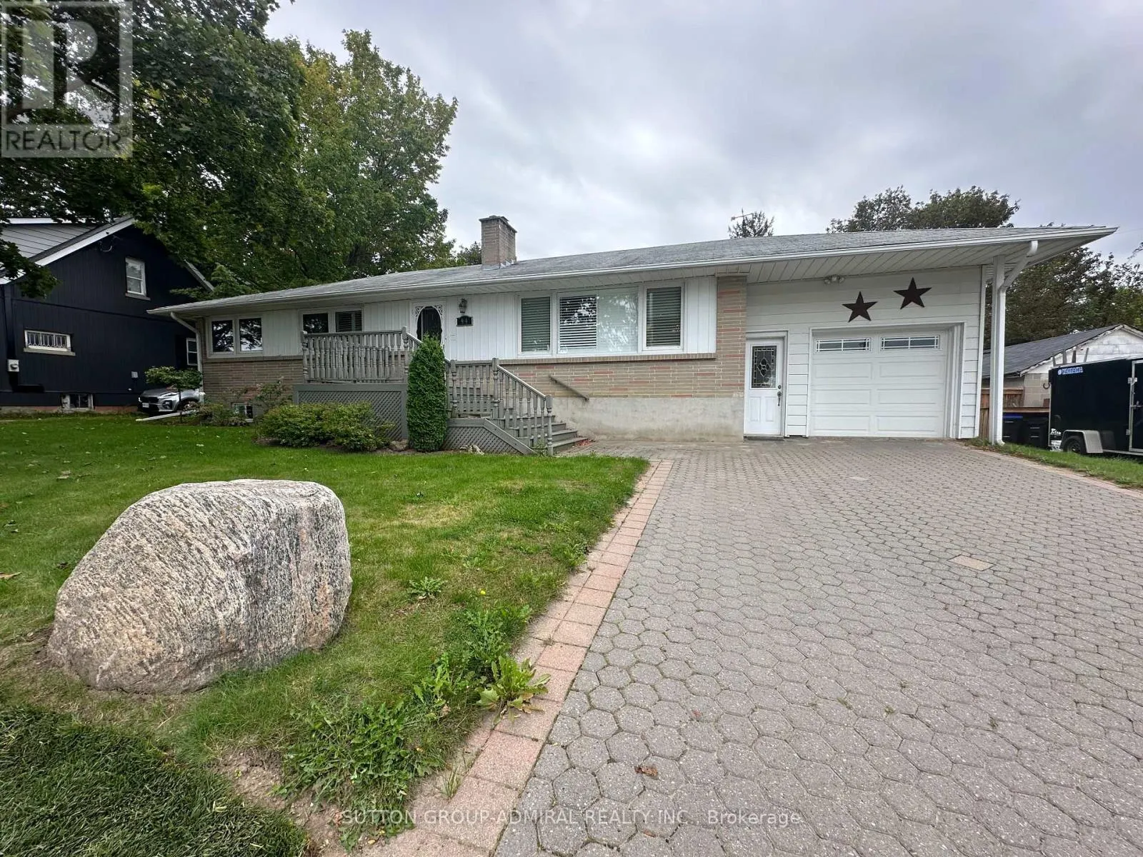 94 QUEEN STREET S