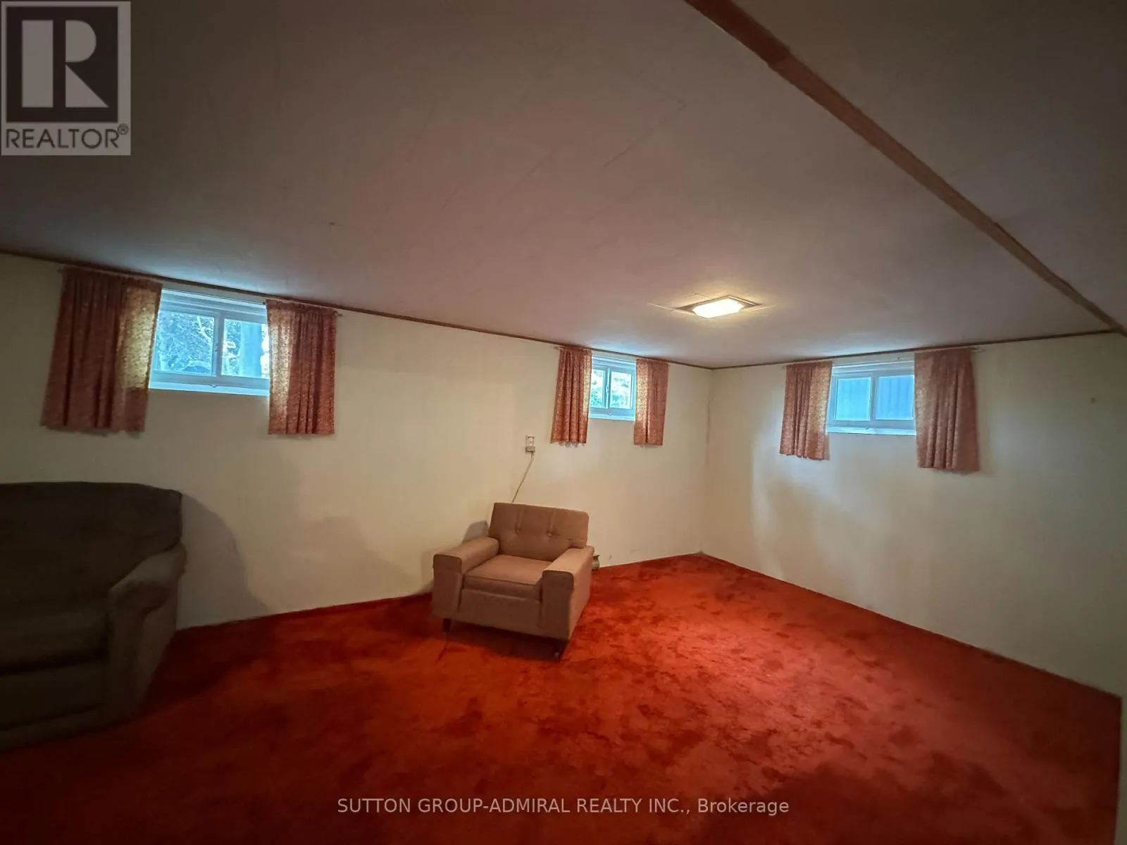 94 QUEEN STREET S