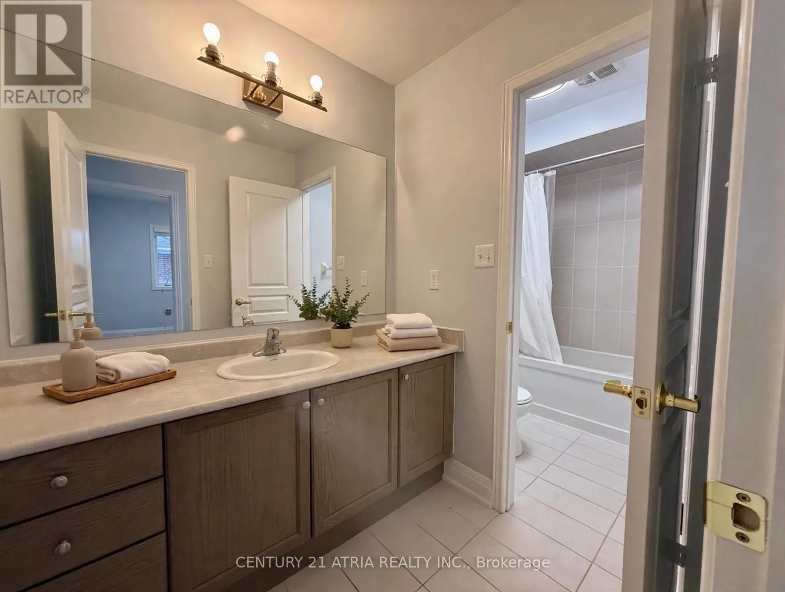 1268 BLENCOWE CRESCENT