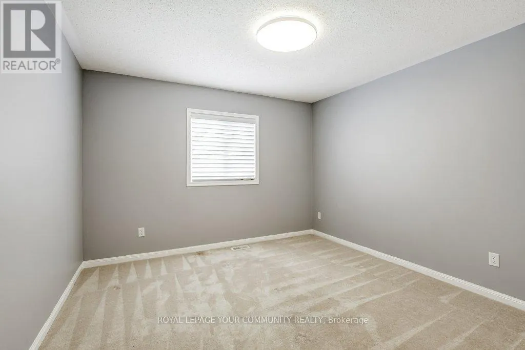 16 DON HADDEN CRESCENT