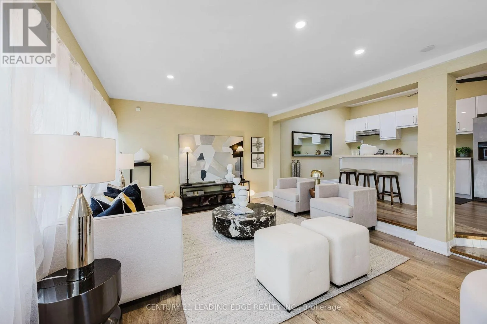 8 MAC AVENUE