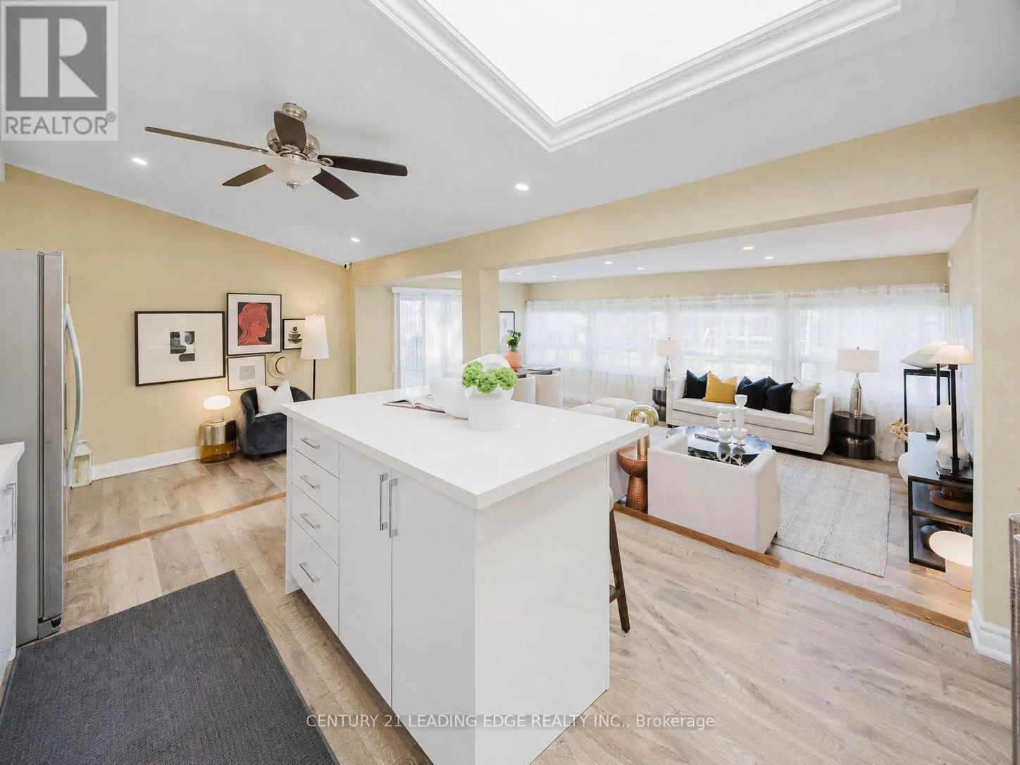 8 MAC AVENUE