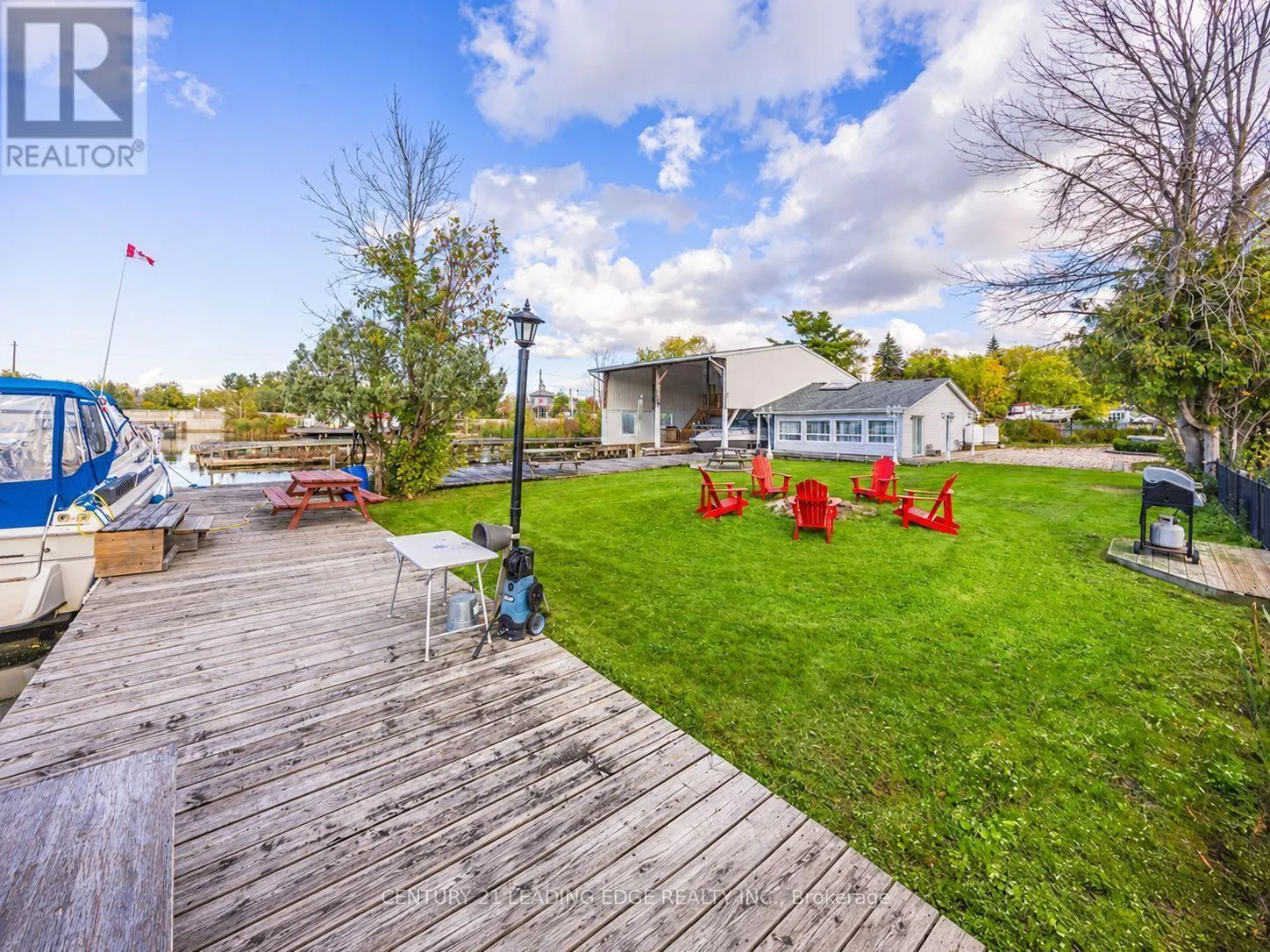 8 MAC AVENUE