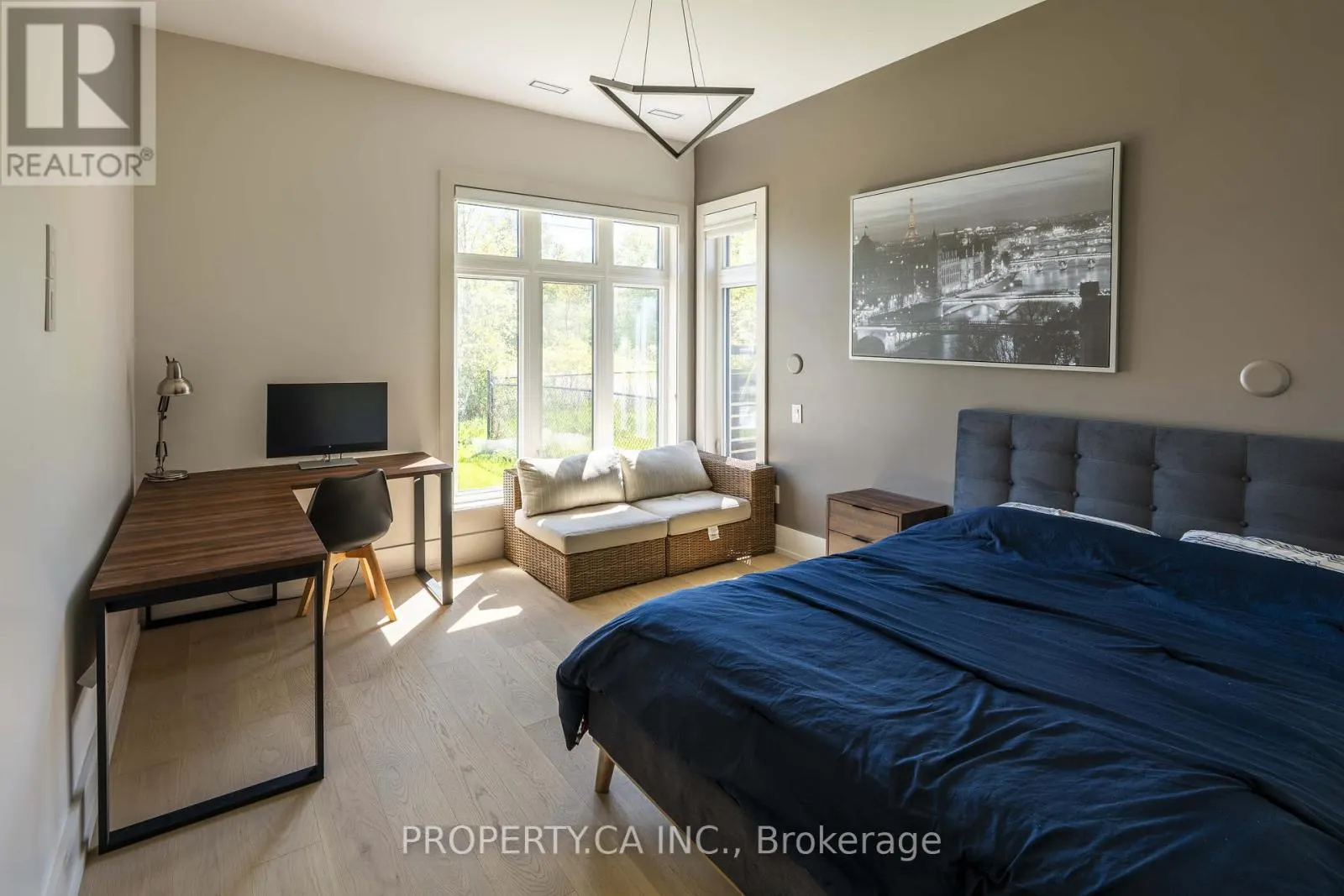 132 COOK'S BAY DRIVE