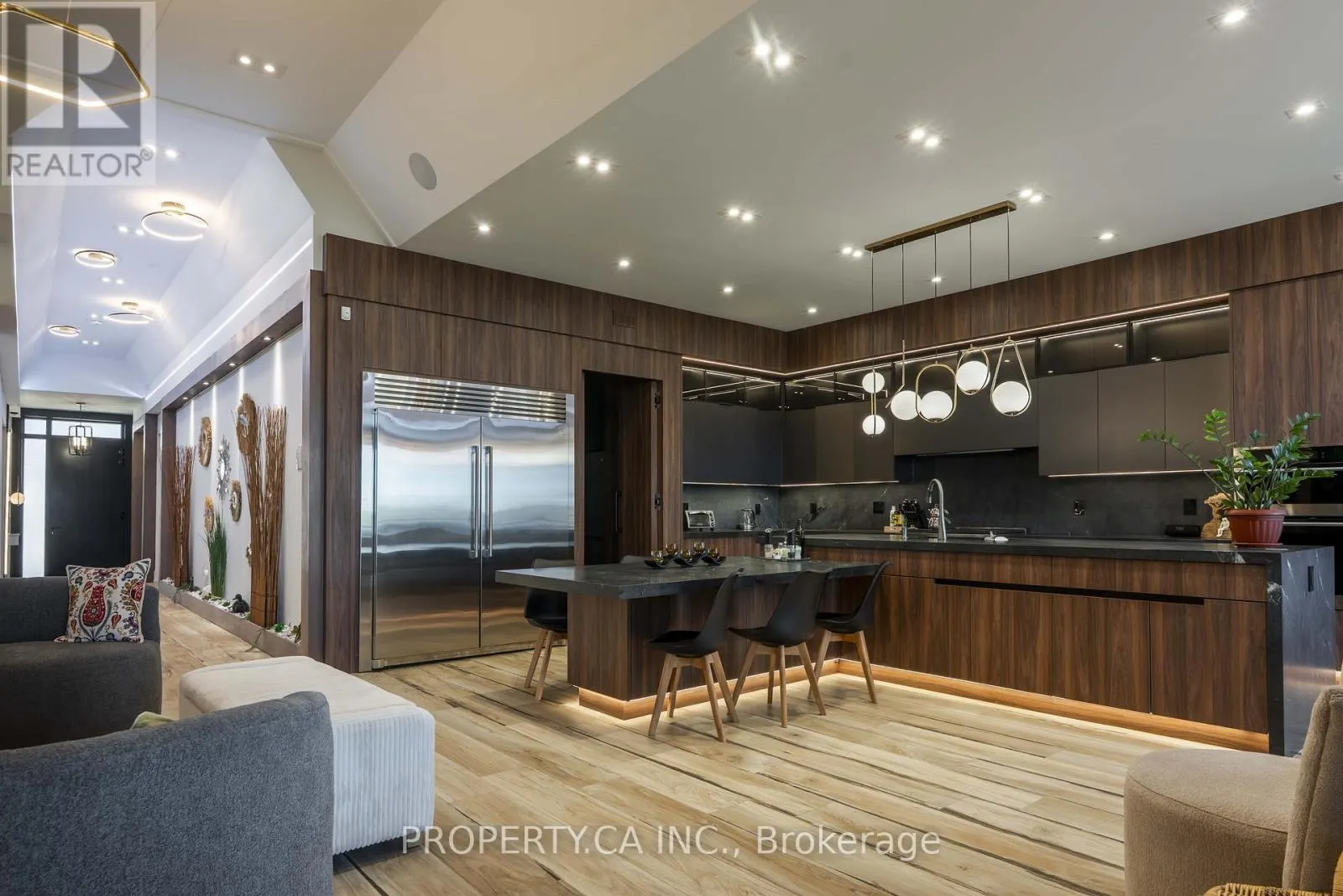 132 COOK'S BAY DRIVE