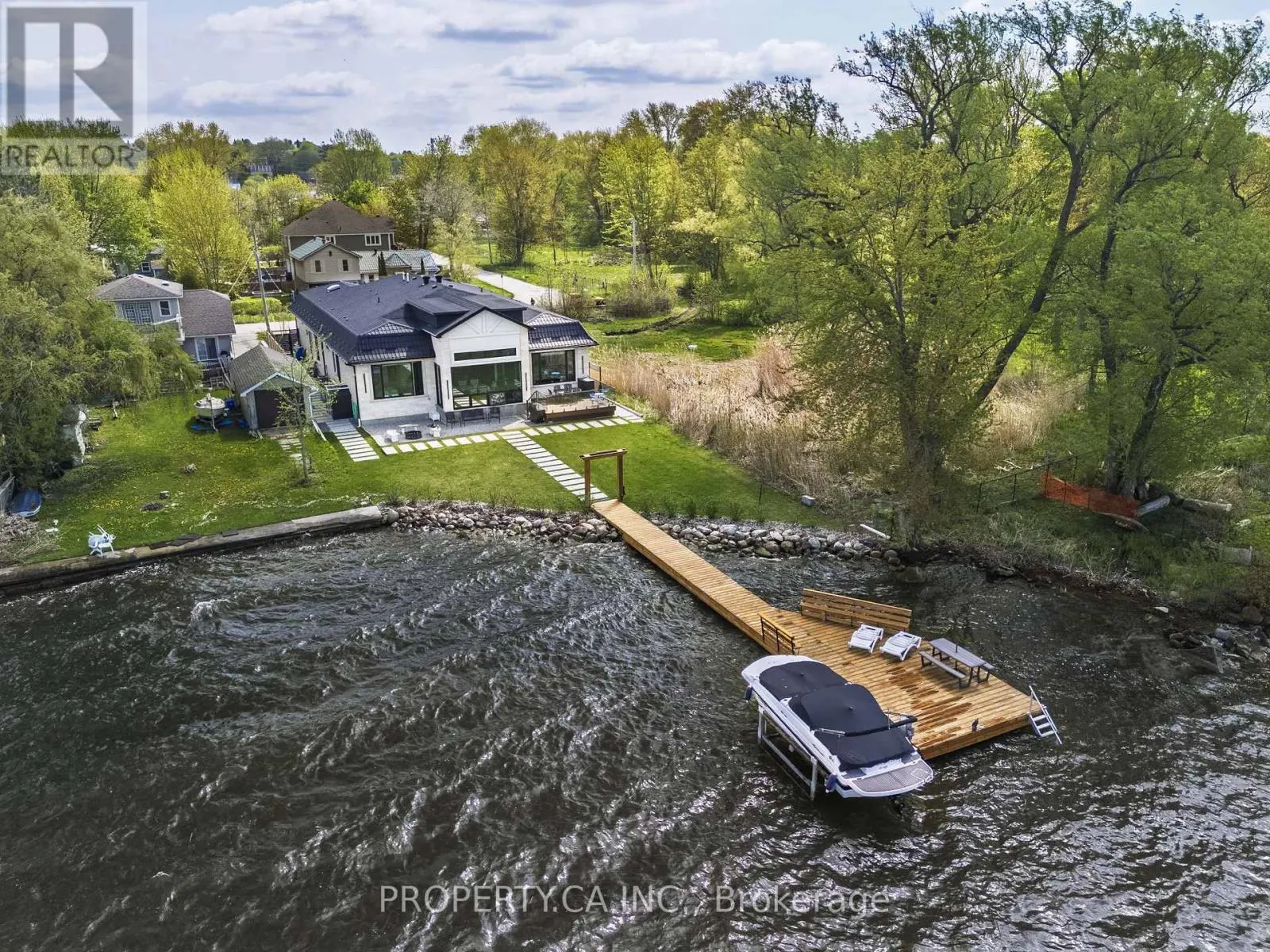 132 COOK'S BAY DRIVE