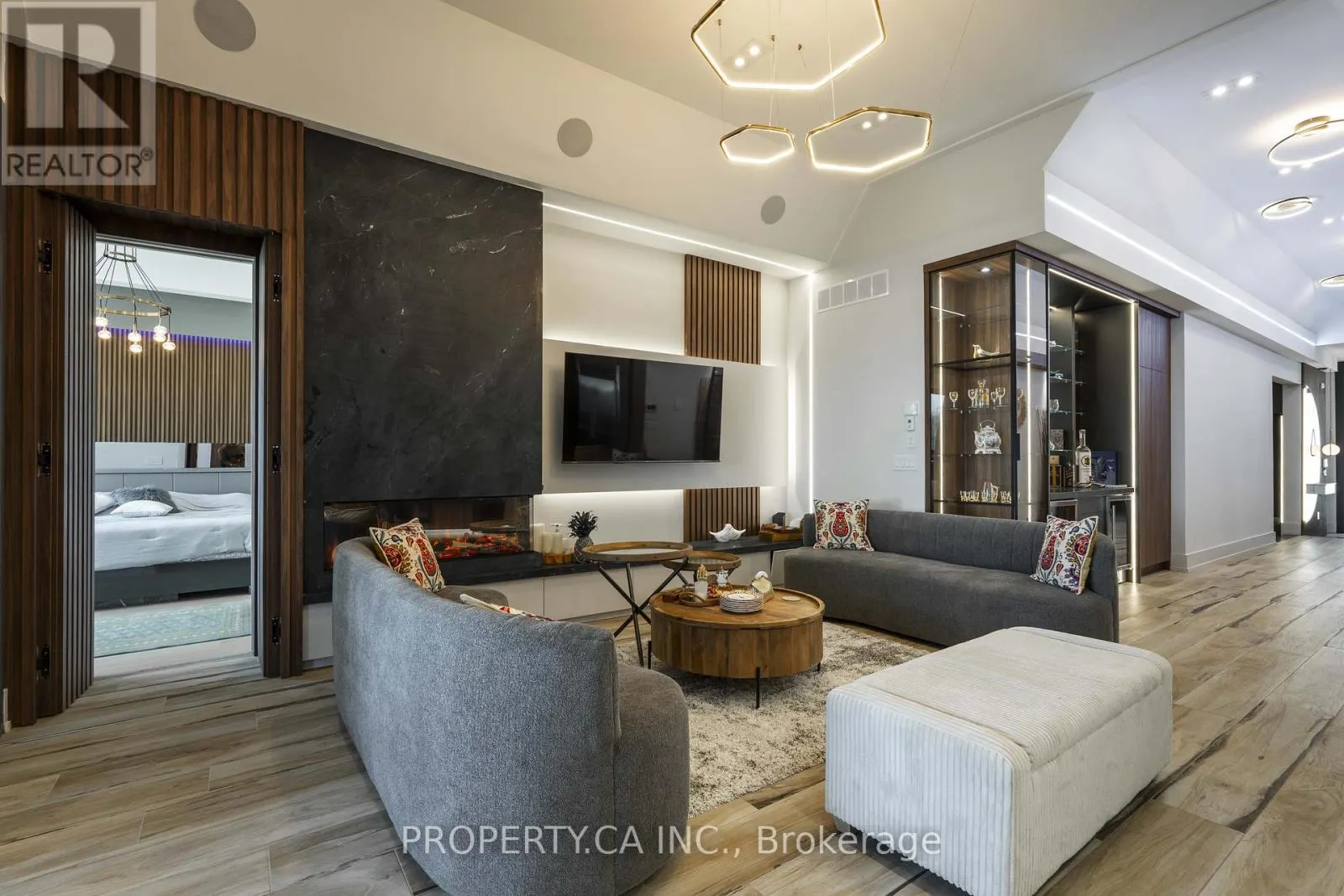 132 COOK'S BAY DRIVE