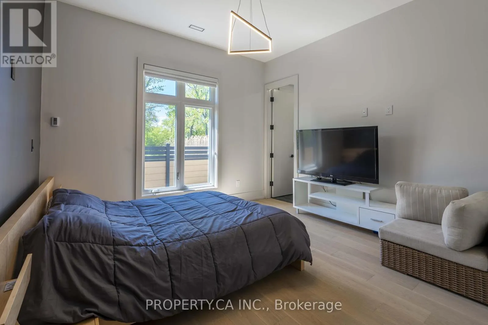 132 COOK'S BAY DRIVE