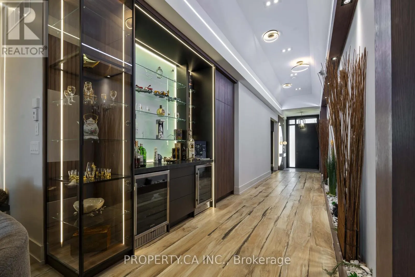 132 COOK'S BAY DRIVE