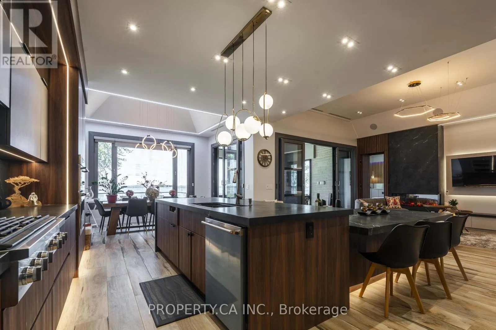 132 COOK'S BAY DRIVE