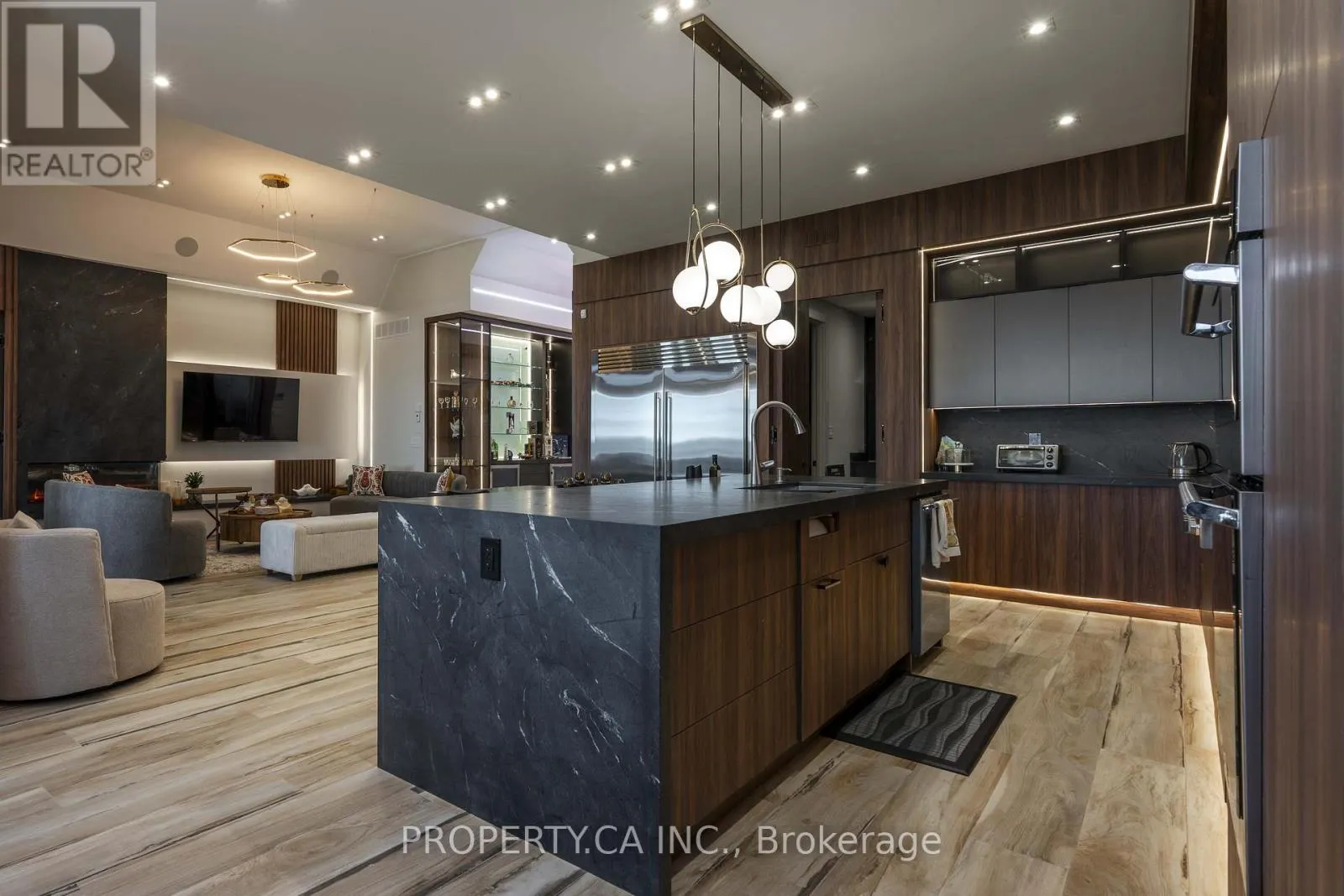 132 COOK'S BAY DRIVE