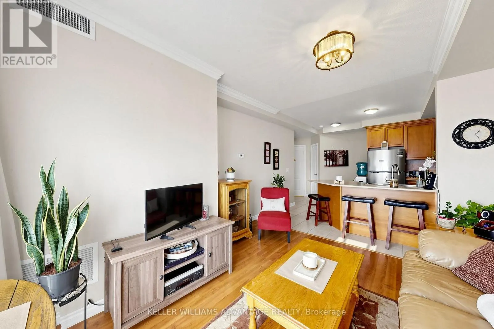 407 - 112 SIMCOE ROAD