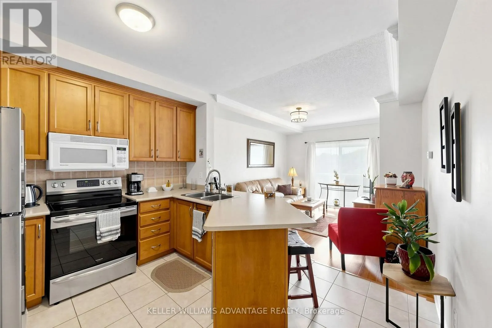 407 - 112 SIMCOE ROAD