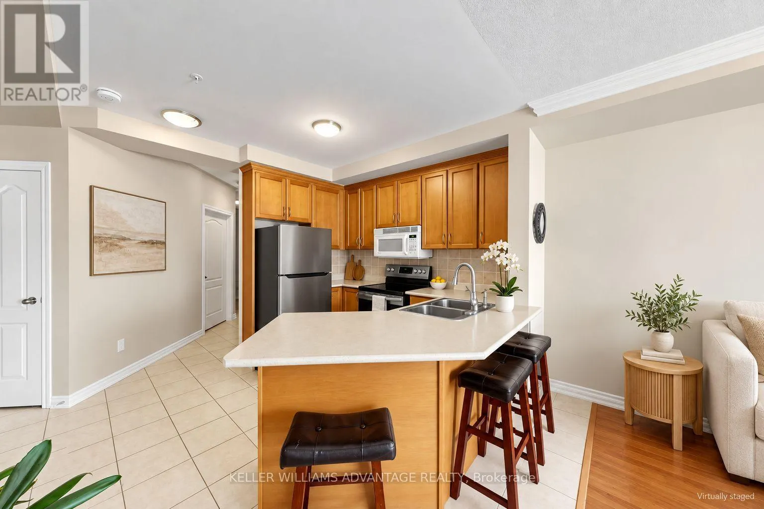 407 - 112 SIMCOE ROAD