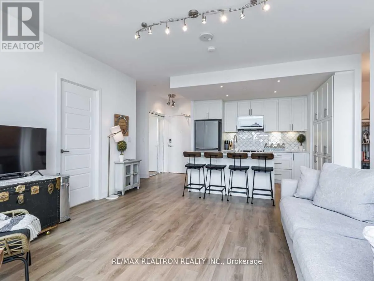 413 - 375 SEA RAY AVENUE
