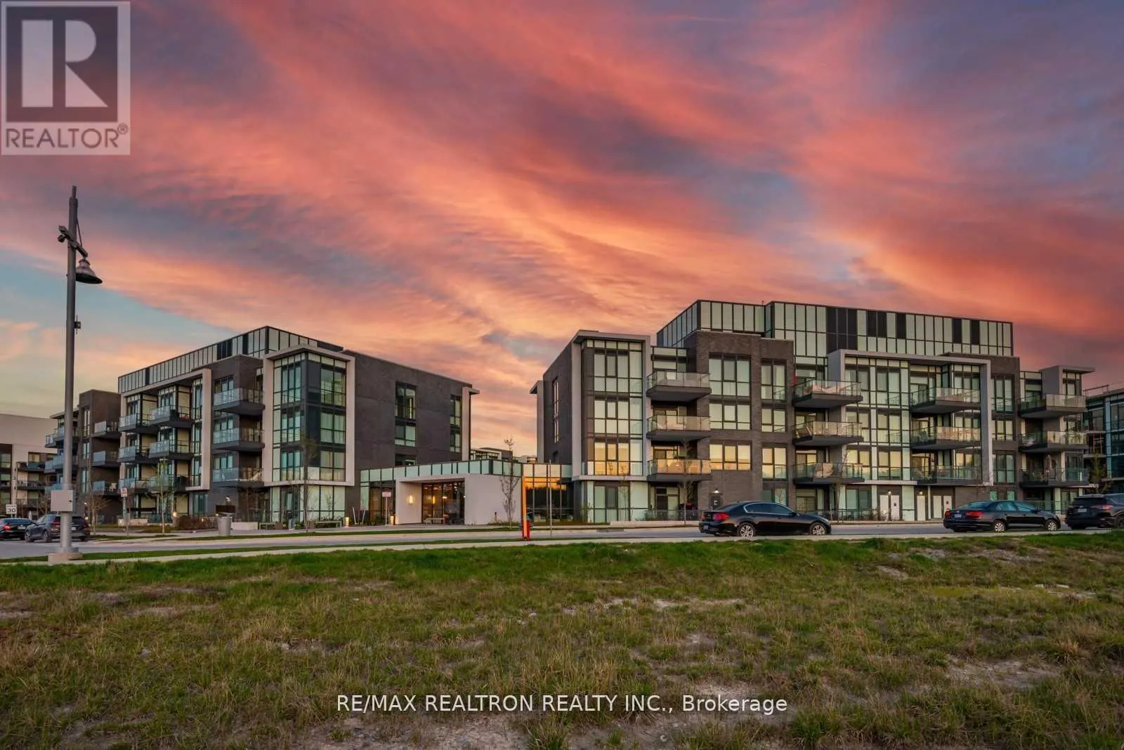 413 - 375 SEA RAY AVENUE