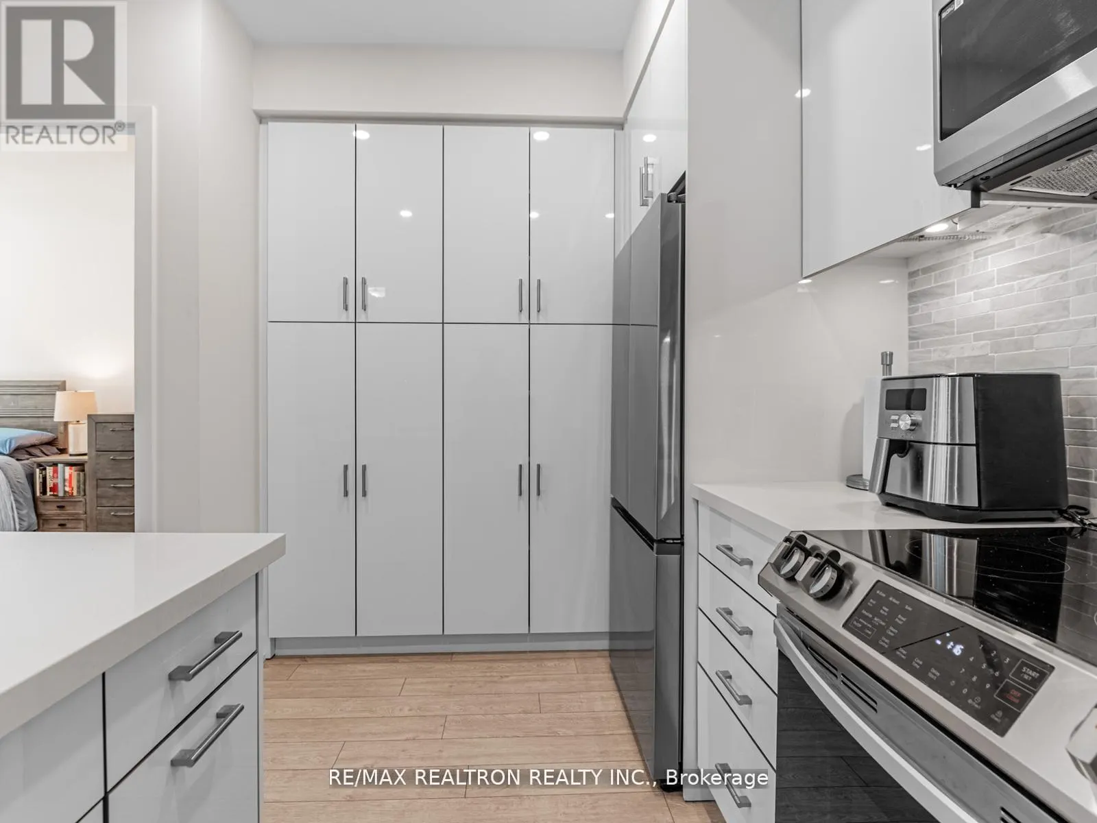 G13 - 415 SEA RAY AVENUE