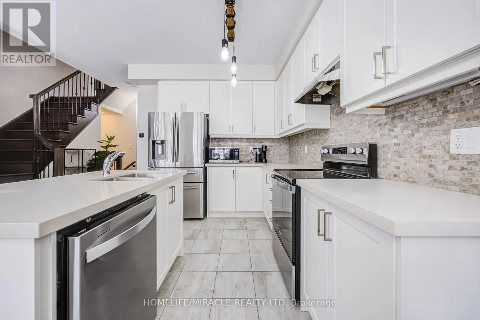 65 LORNE THOMAS PLACE