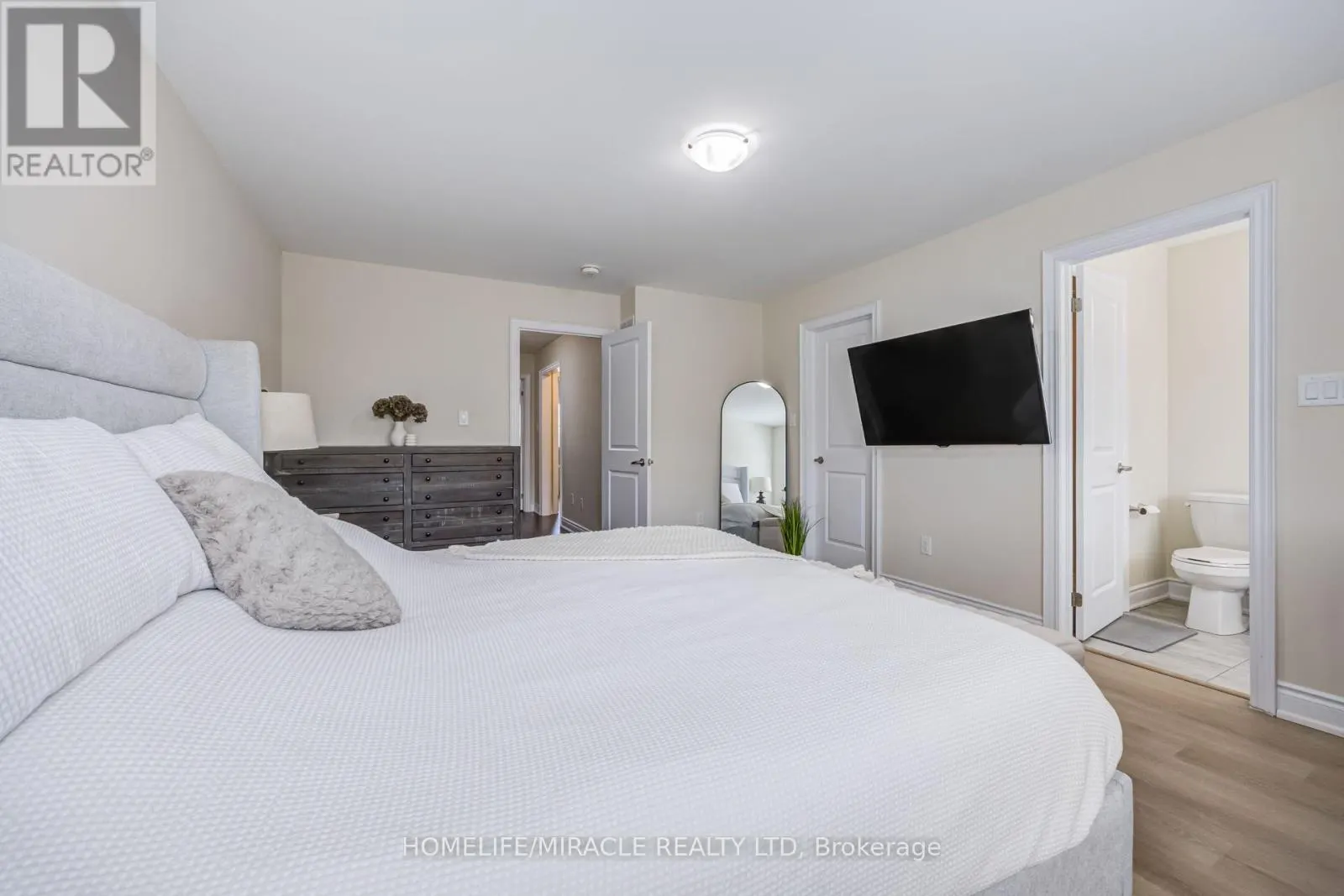 65 LORNE THOMAS PLACE