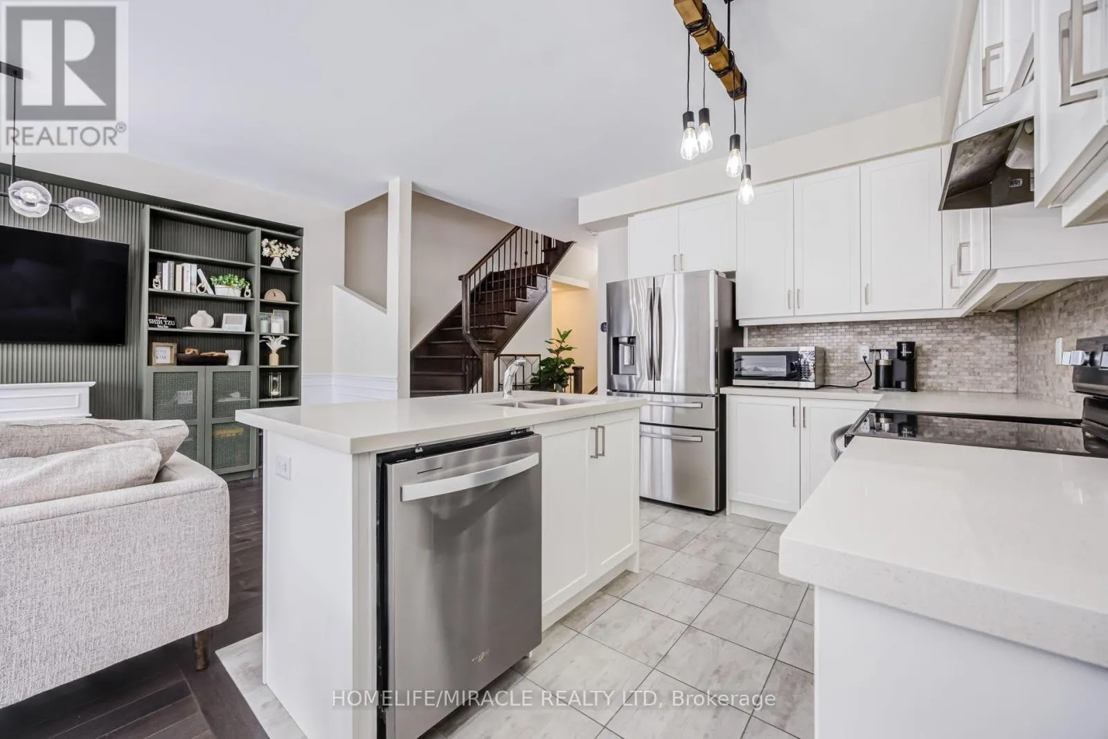 65 LORNE THOMAS PLACE
