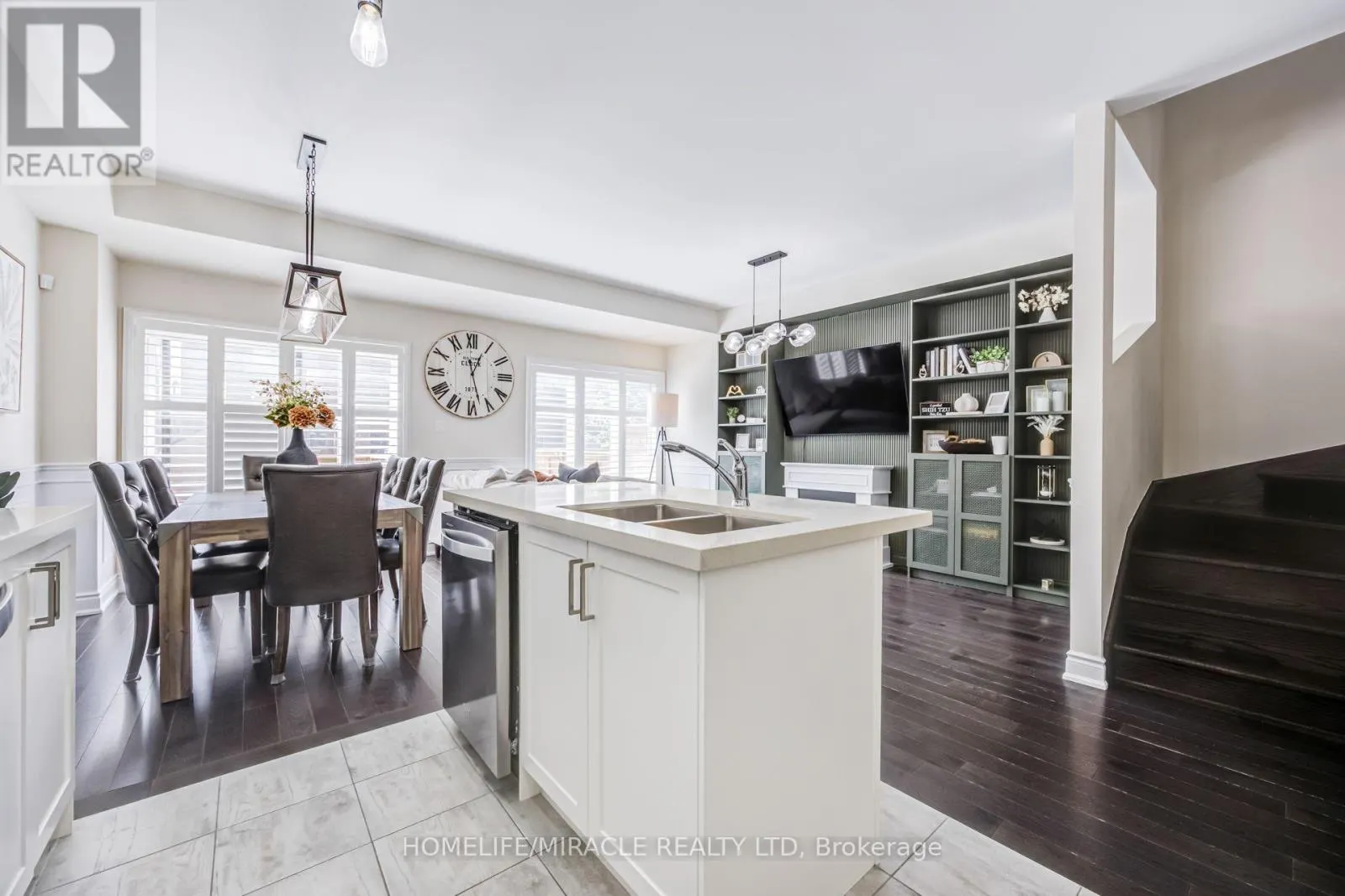 65 LORNE THOMAS PLACE