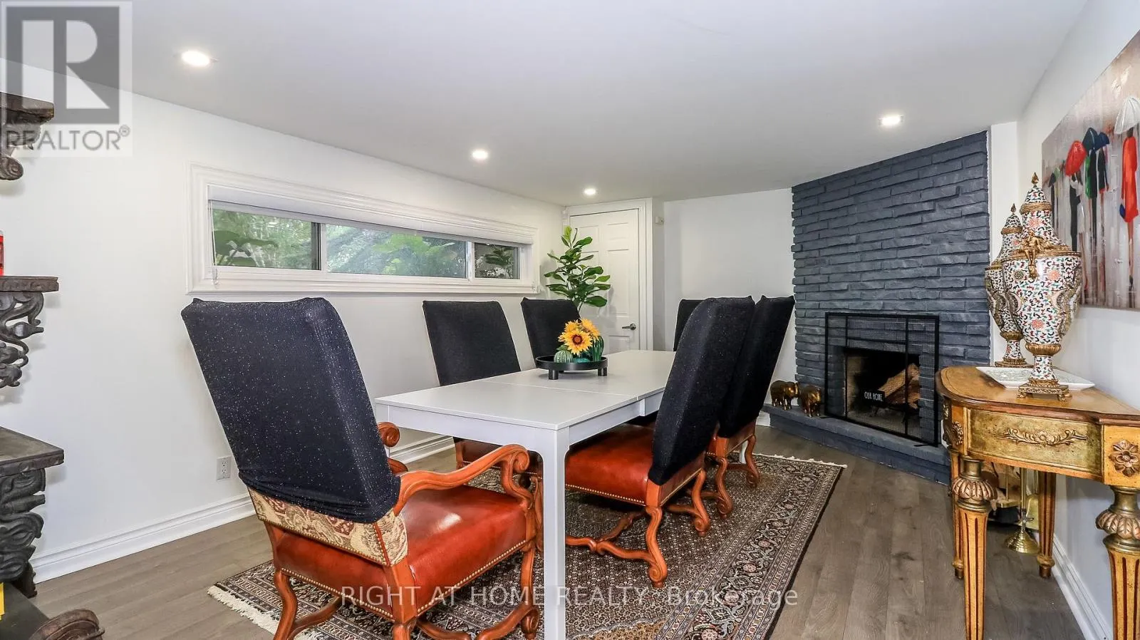 8 SUNSET STREET