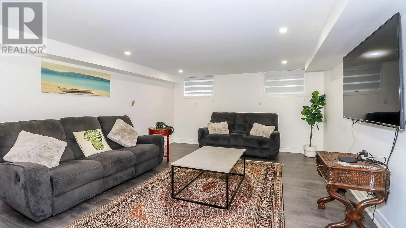8 SUNSET STREET