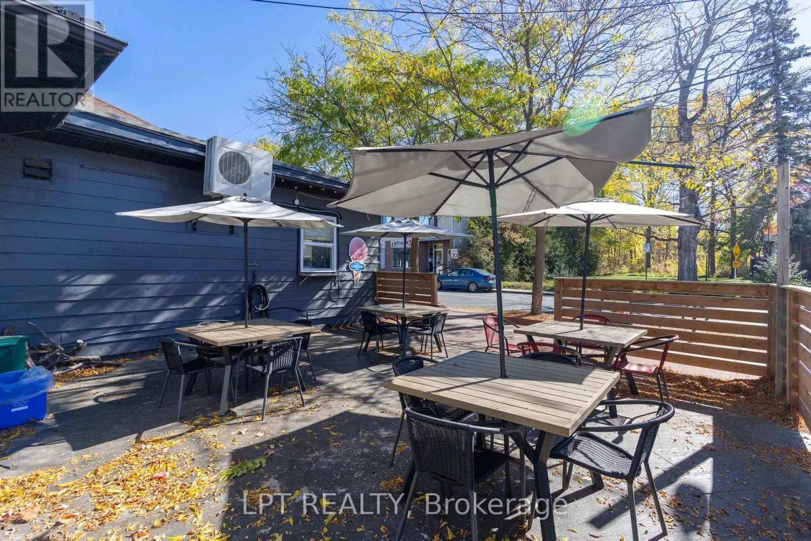 104 & 105 - 928 LAKE DRIVE E