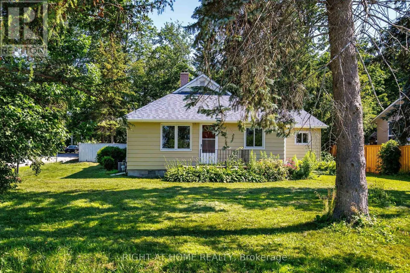 51 LAKESIDE DRIVE