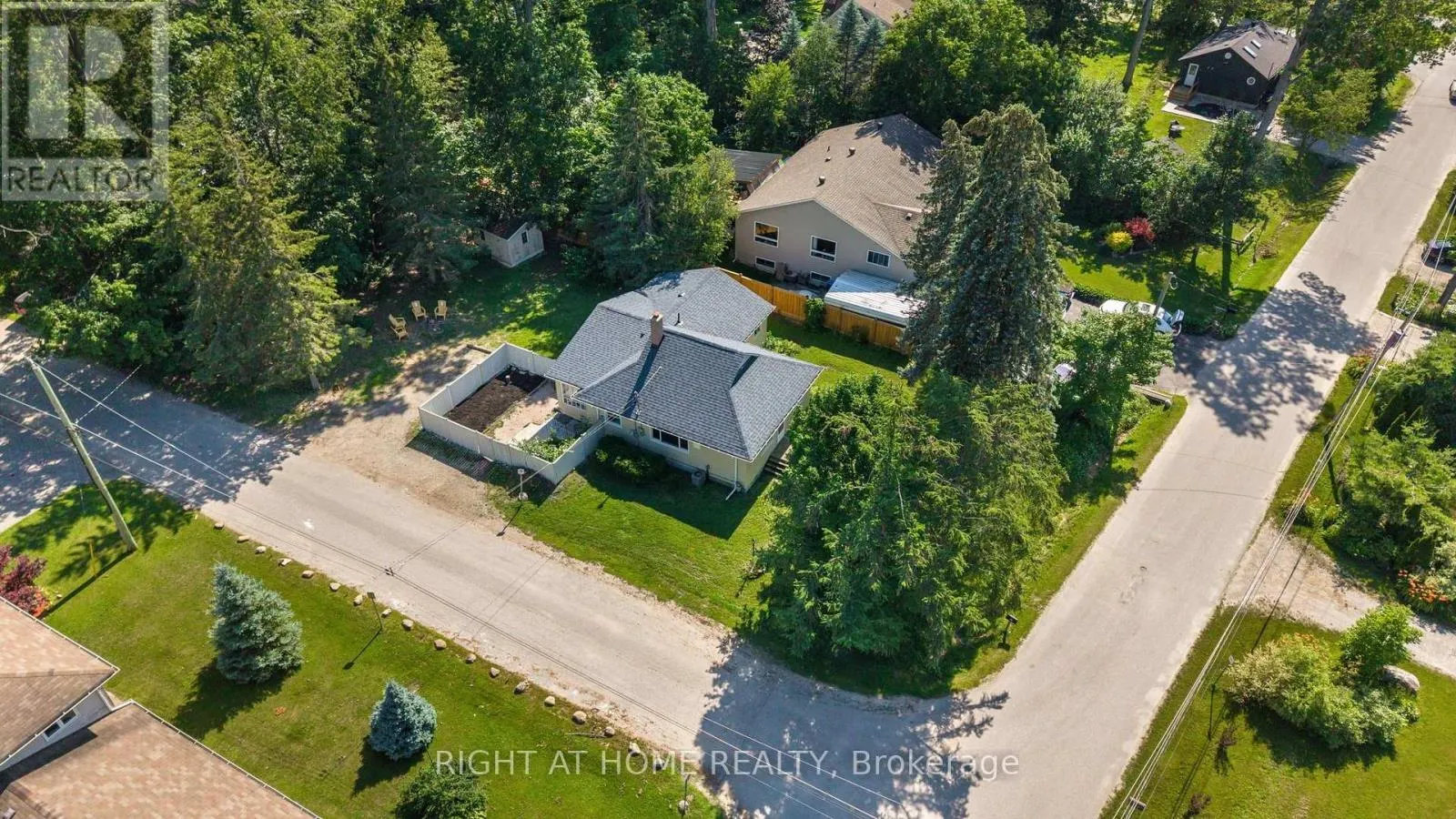 51 LAKESIDE DRIVE