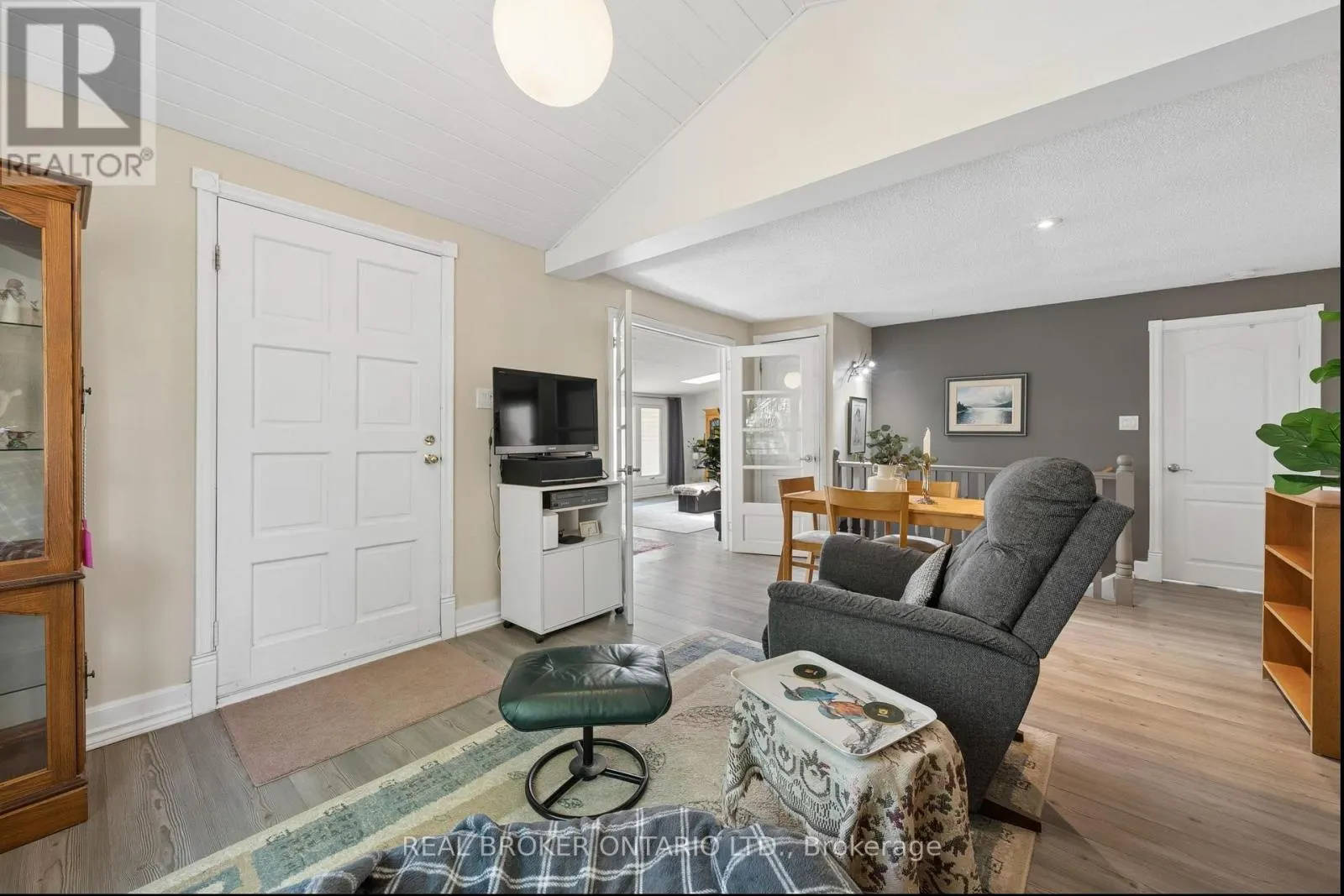 42 CONNOR DRIVE