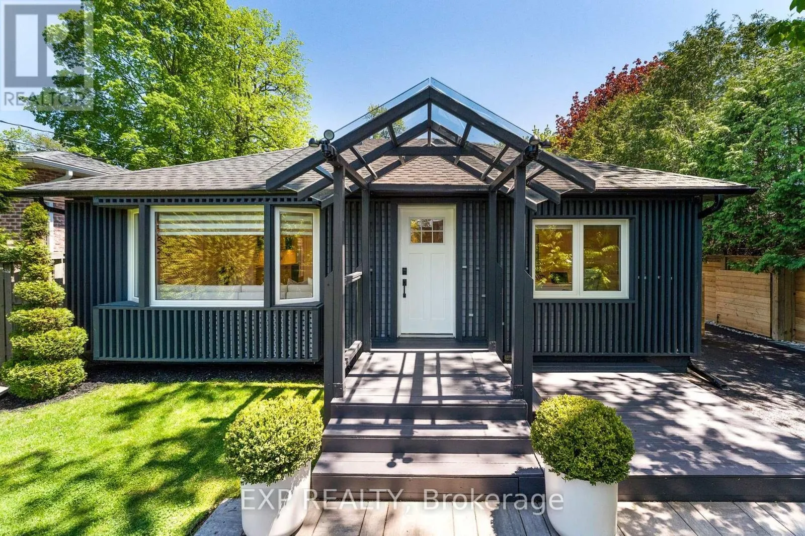 32 FARLEY CIRCLE