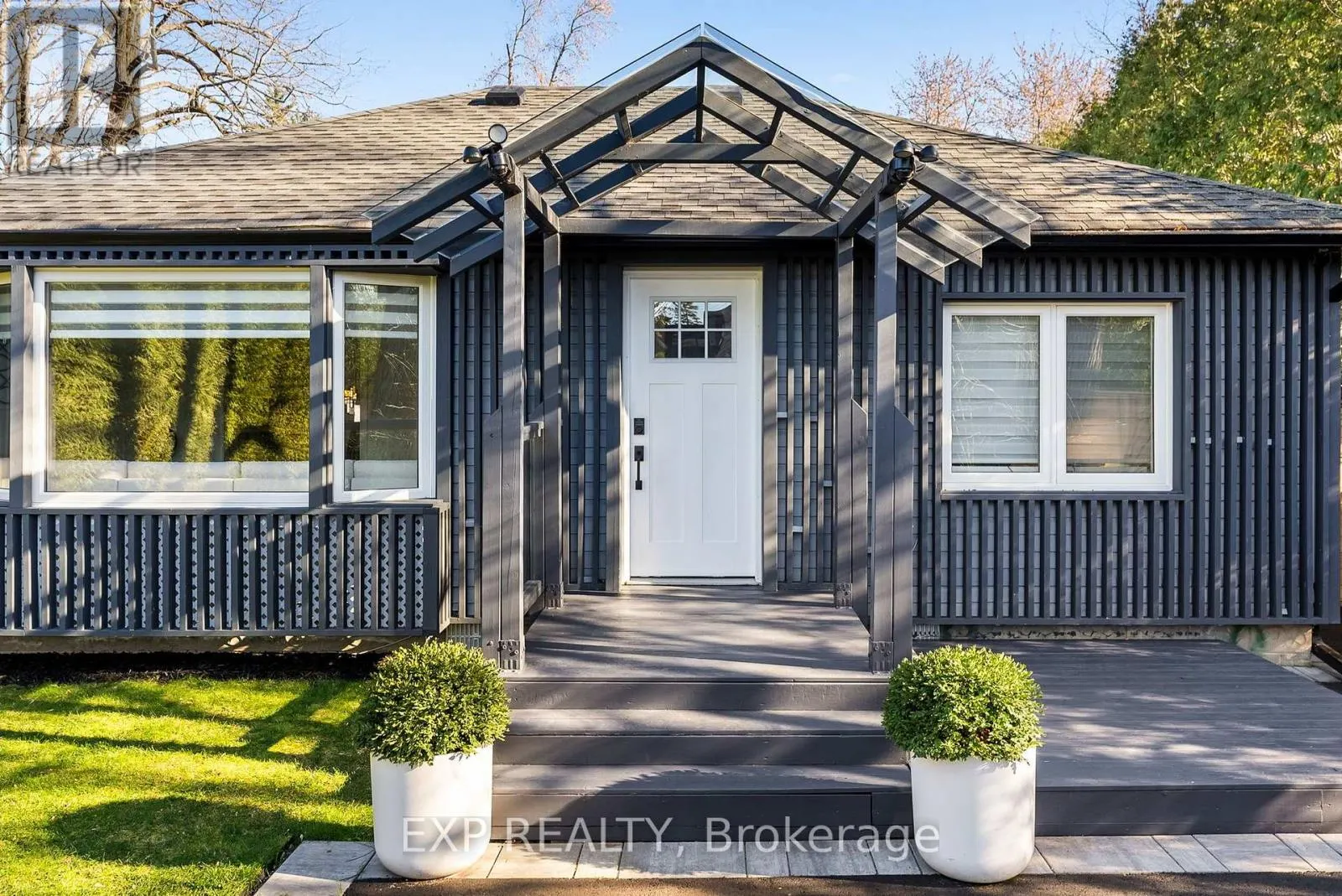 32 FARLEY CIRCLE