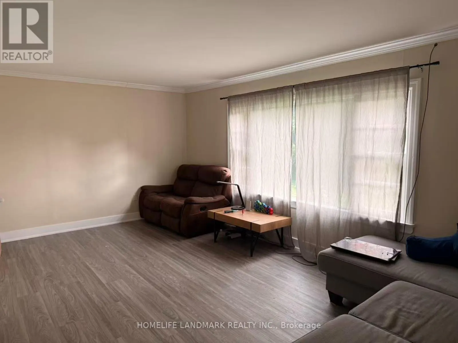 318 THE QUEENSWAY S
