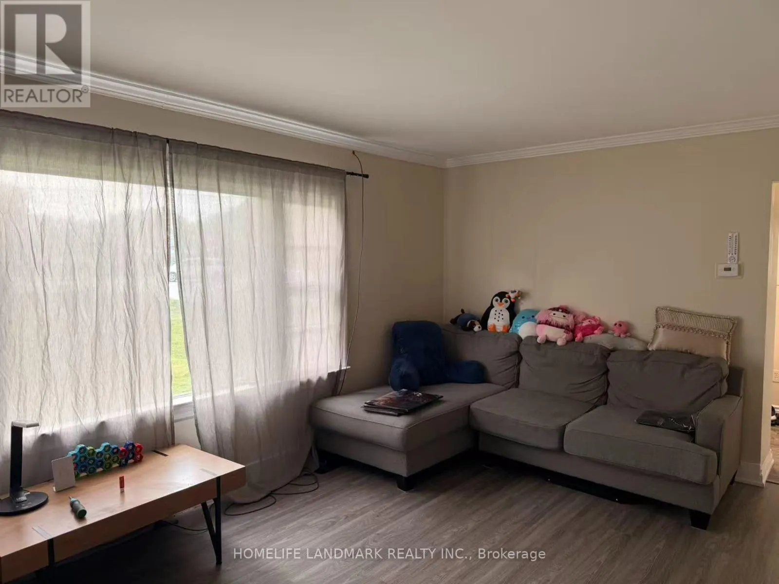 318 THE QUEENSWAY S