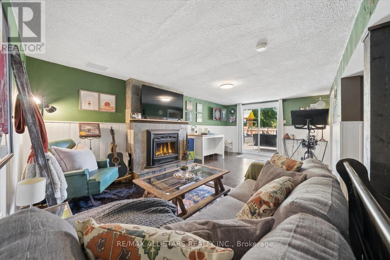 538 HIGHLAND CRESCENT