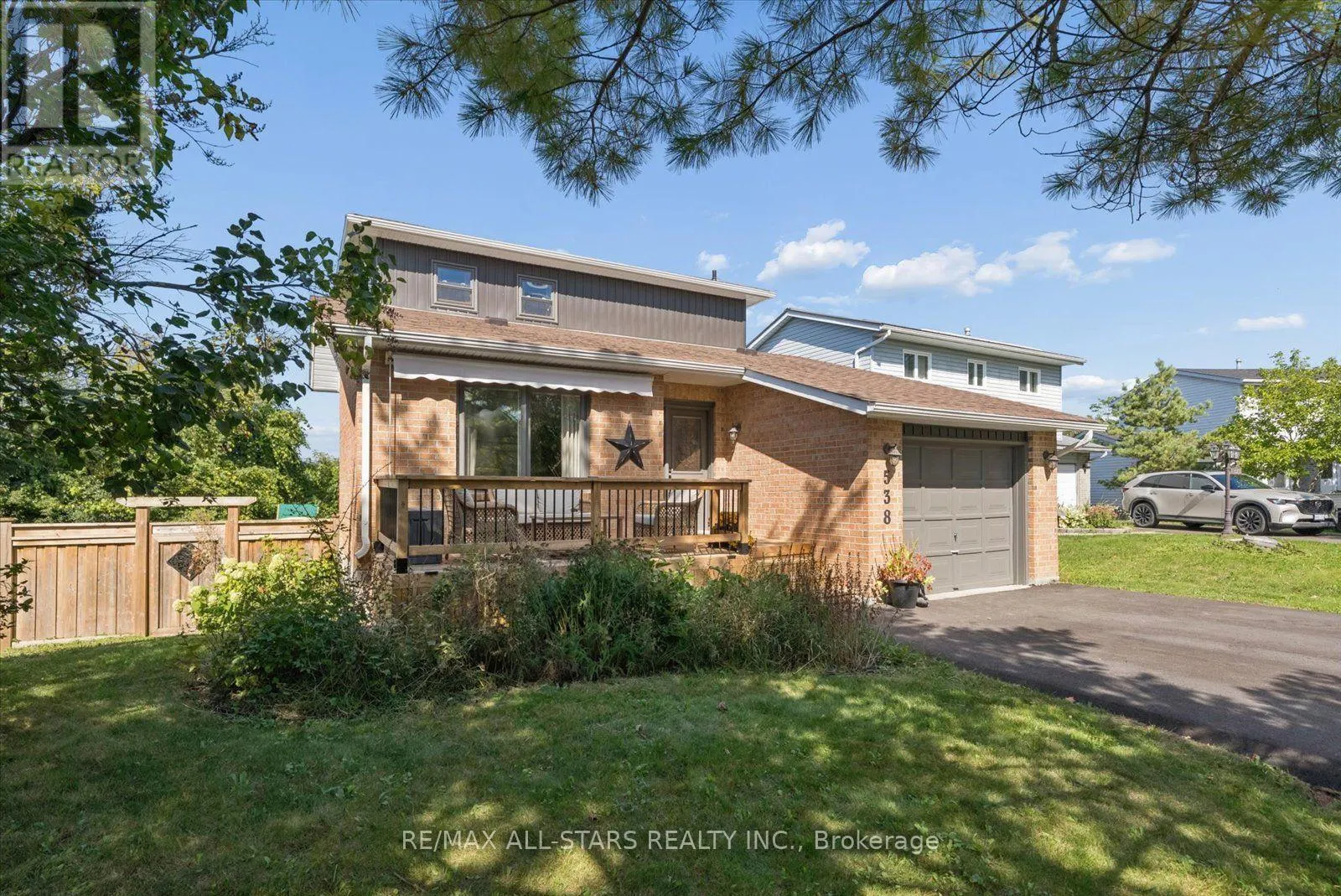 538 HIGHLAND CRESCENT