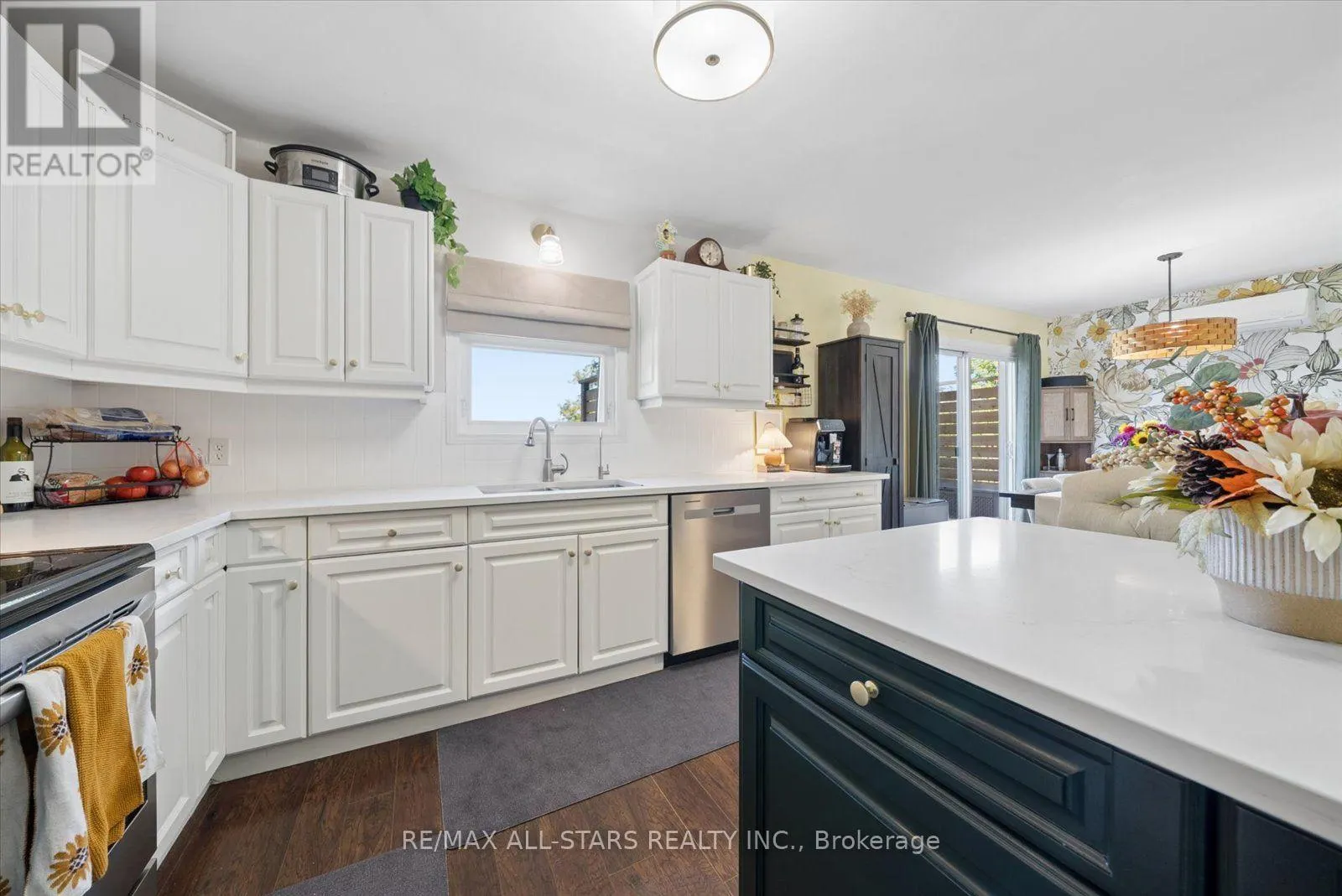 538 HIGHLAND CRESCENT
