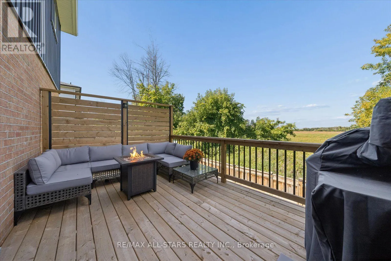 538 HIGHLAND CRESCENT